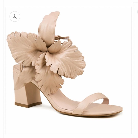 Cecilia New York Hibiscus Sandal - Natural sz 6 - Picture 1 of 10